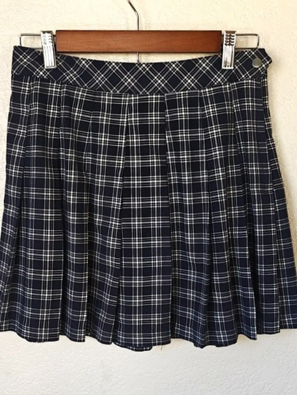 H&M Size 6 Pleated Skirt Dark Academia Navy & White Plaid Mini